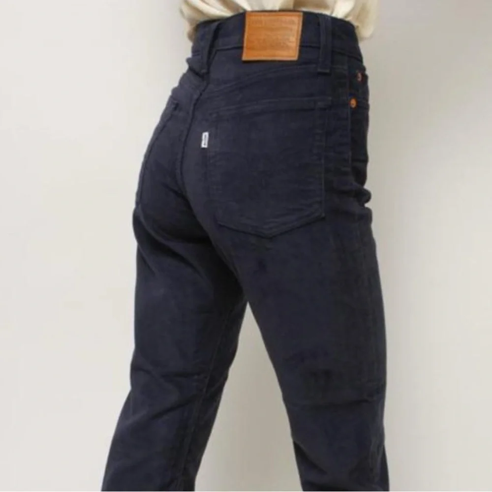 Levi’s Premium Wedgie Straight Corduroy Pants • Sz 27 • Muted Slate Blue